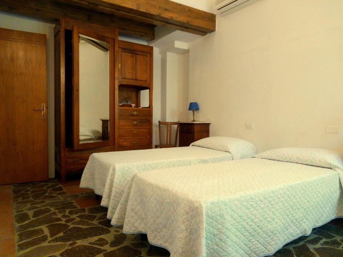Lierus B&B Gonnosfanadiga ภายนอก รูปภาพ