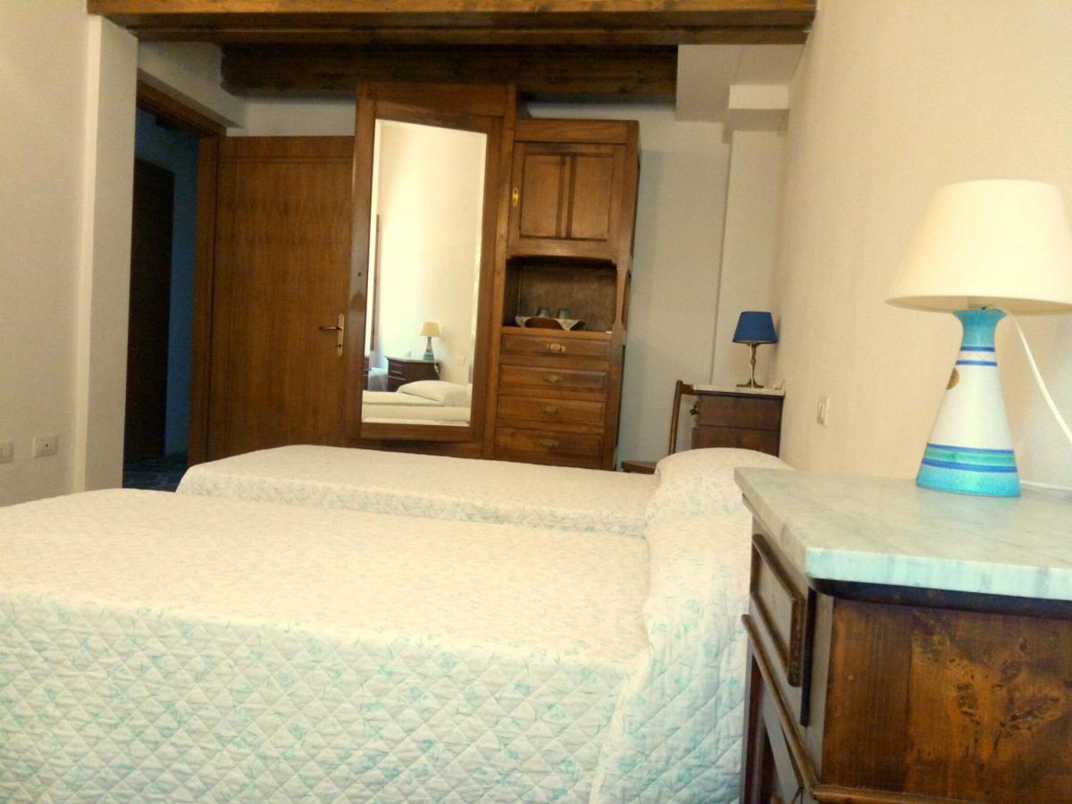 Lierus B&B Gonnosfanadiga ภายนอก รูปภาพ
