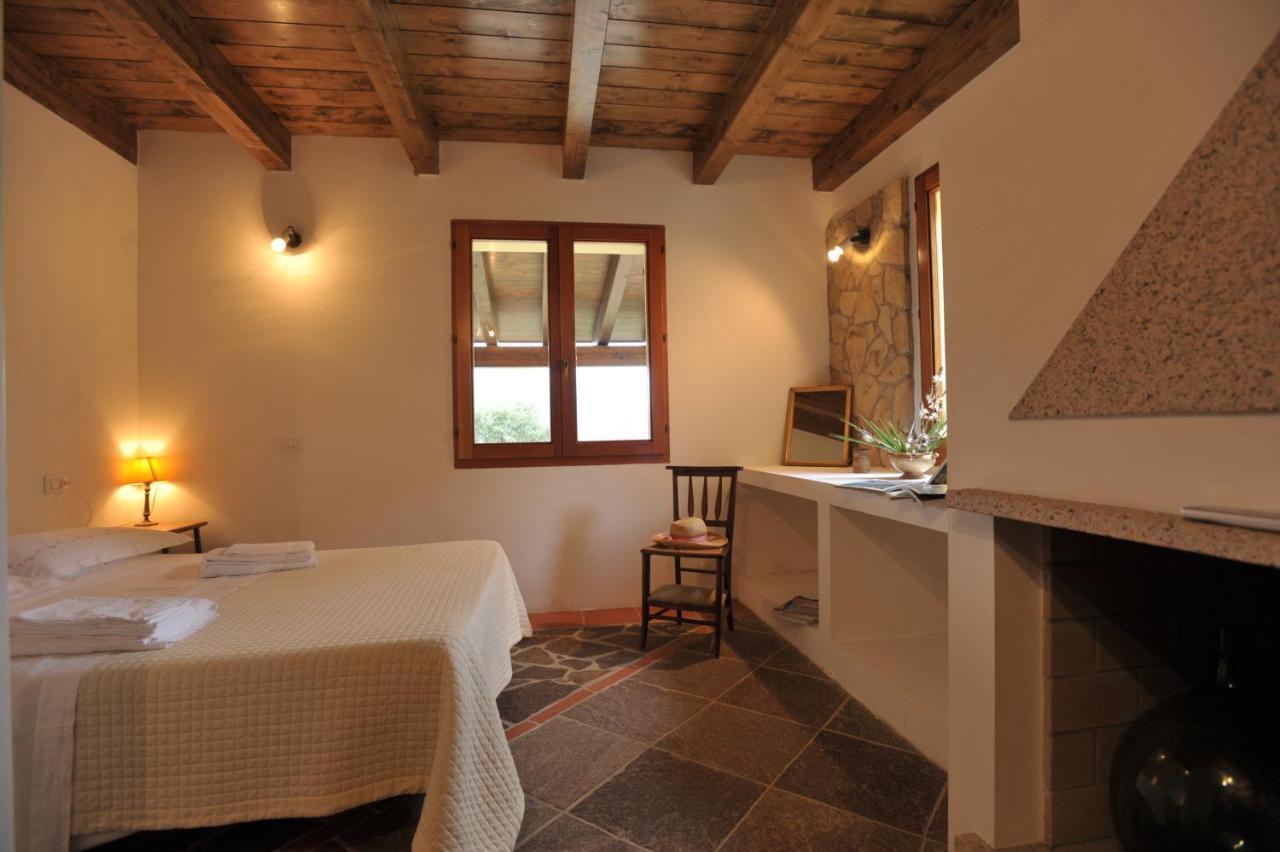 Lierus B&B Gonnosfanadiga ภายนอก รูปภาพ