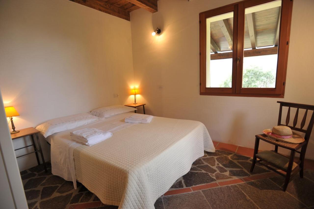 Lierus B&B Gonnosfanadiga ภายนอก รูปภาพ